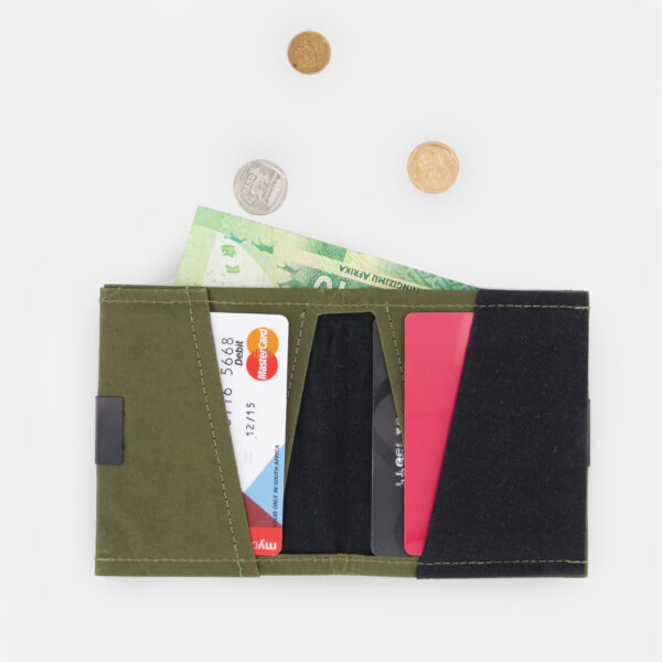 WREN Square Wallet Racing Green 1 scaled